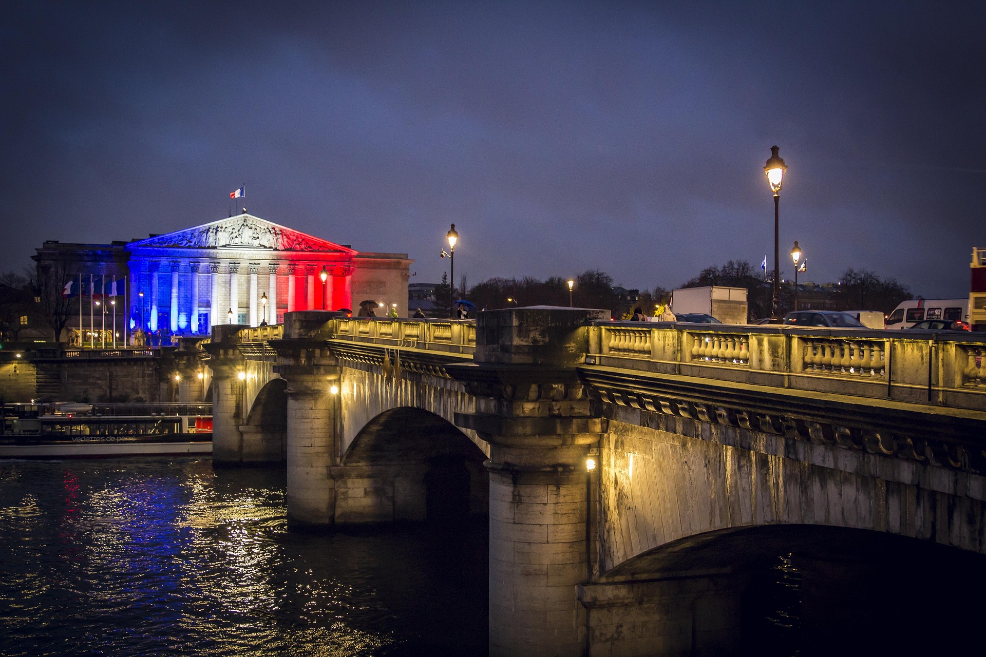 The Greatest Ways to Travel From Charles de Gaulle to Paris